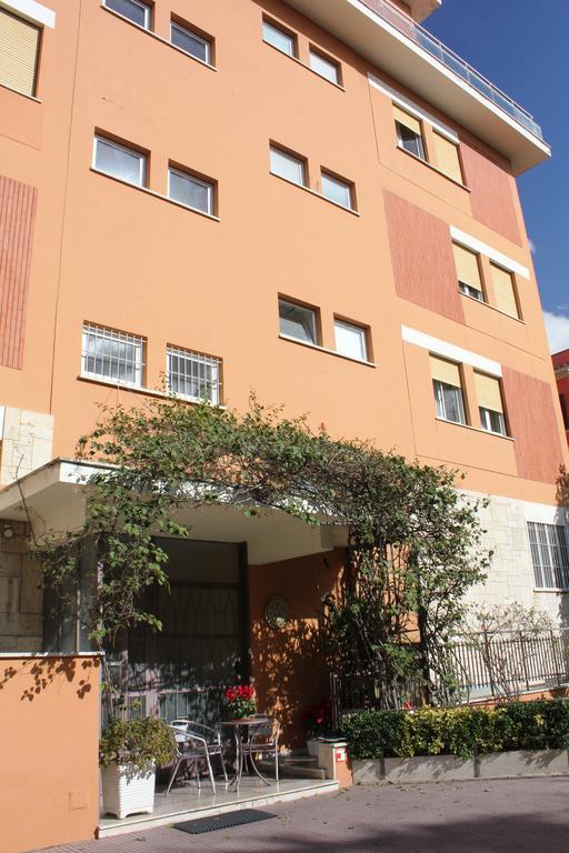 La Casa di Nazareth Hotel Roma Exterior foto